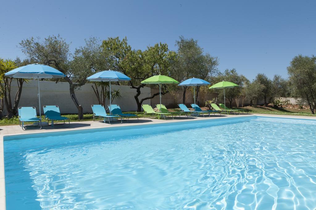 Hotel Villa Pirotta サンニカンドロ・ディ・バーリ エクステリア 写真