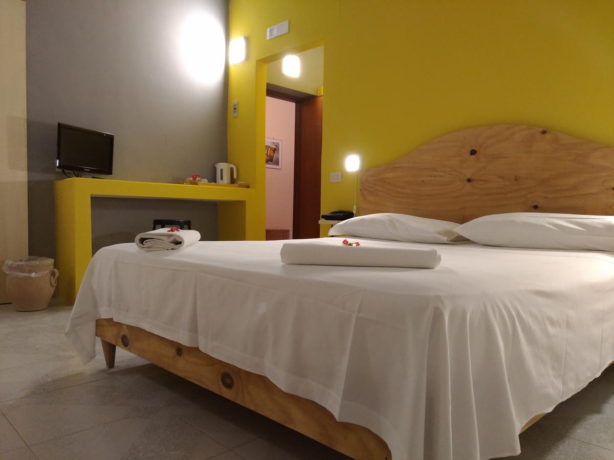 Hotel Villa Pirotta サンニカンドロ・ディ・バーリ エクステリア 写真