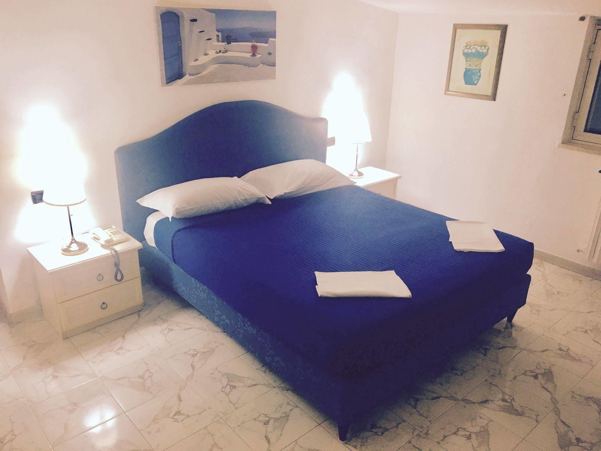 Hotel Villa Pirotta サンニカンドロ・ディ・バーリ エクステリア 写真